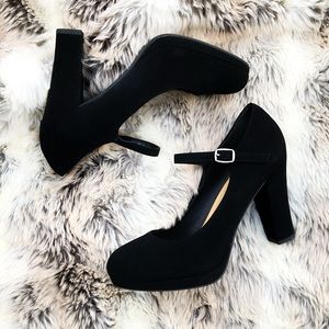 Black platform heel
